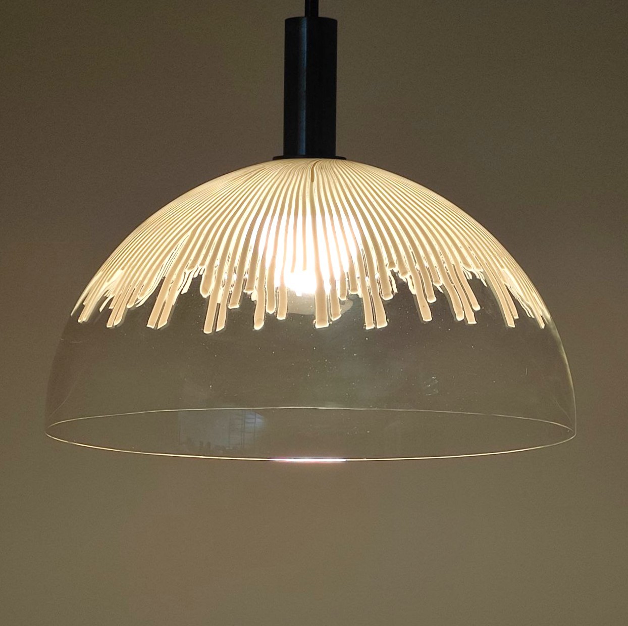 Venini, Murano, LudovicoDiazDeSantillana, Ludovico, Diaz, De, Santillana, 1968, lampada, sospensione, 1968, anni60, anni70, Venini, glass, ceiling, lamp, 1960s, 1970s, vetro, cristallo, trasparente, canne, vetro, lattimo, metallo, ottone, ossidato, brunito, Italy, design, 