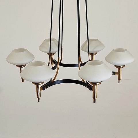 Lampada, sospensione, sei, luci, produzione, Stilnovo, ottone, metallo, verniciato, nero, diffusori, vetro, satinato, Italia, anni50, Six-light, pendant, lamp, Stilnovo, brass, black-painted, metal, frosted, glass, diffusers, Italy, 1950s