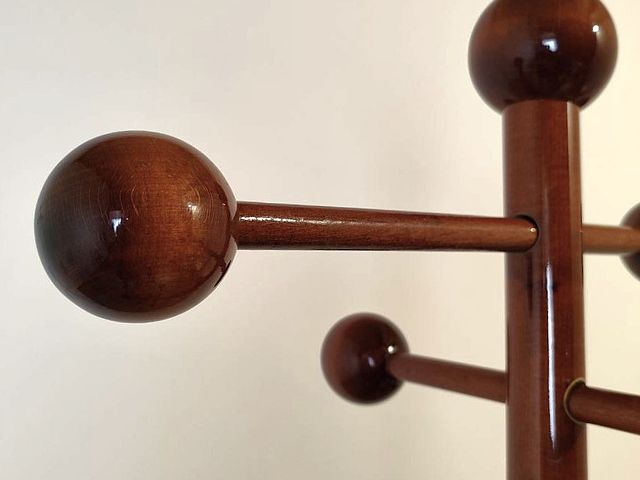 appendiabiti, attaccapanni, legno, noce, sfere, legno, Borsani, design,anni60, anni70, 900, XXsec, coat, hanger, Italy, 1970s, 1960s, 