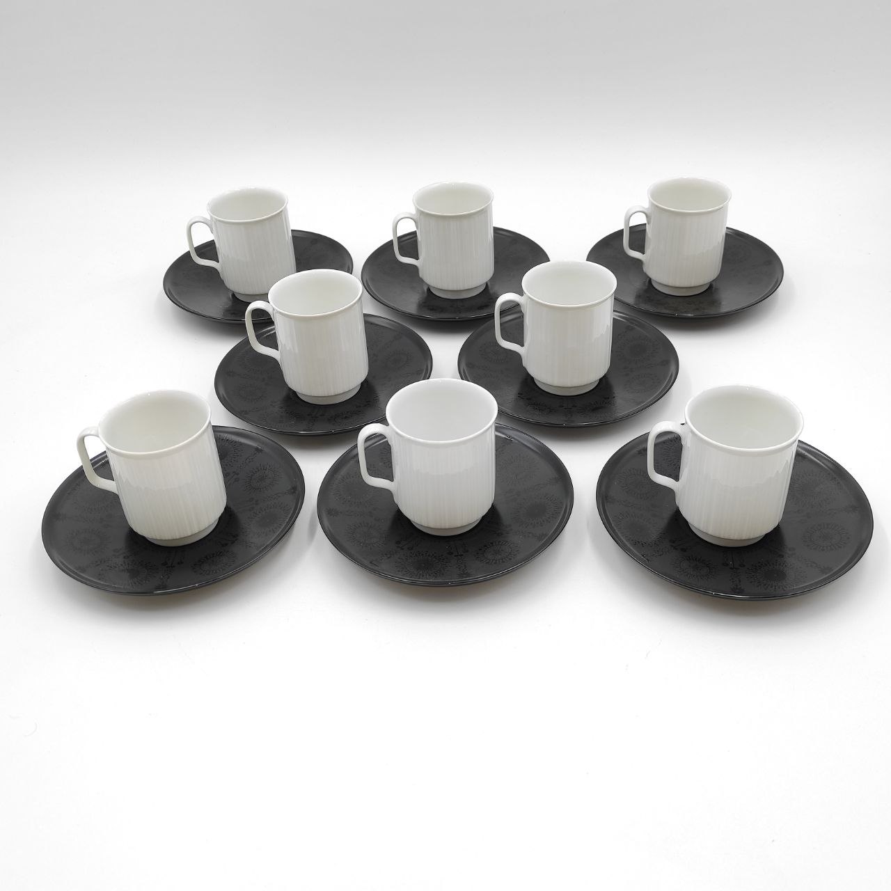 Rosenthal, Porcelaine, Noire, Studio, Linie, design, Tapio, Wirkkala, designer, finlandese, porcellana, motivo, porcelaine, noire, bianca, nera, servizio, 8, tazzina, caffe, 1962, anni, 60, midcentury, sixties, Germania, Deutschland, Germany, 