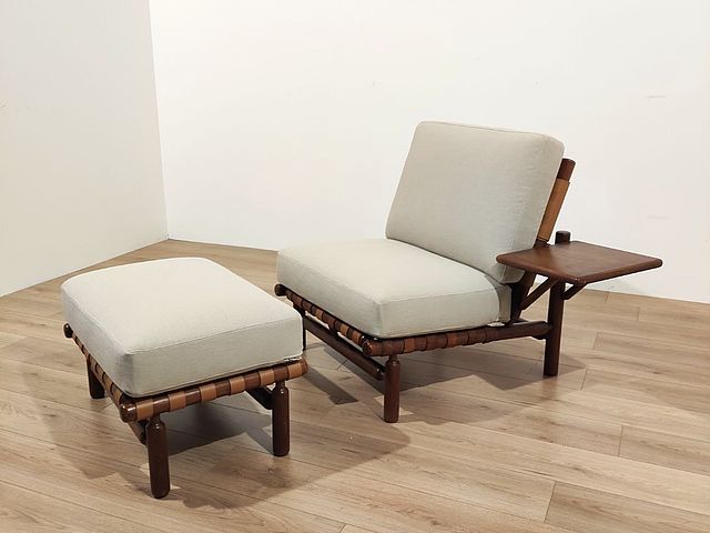 Ilmari, Tapiovaara,modello, IT57, Paolo, Arnaboldi, loung, chair, 1957, 1950s, madeinitaly, poltrona, tavolino, poggiapiedi, cuoio, legno, teak, tessuto, anni50, Permanente, Selettiva, Mobili, Cantù,