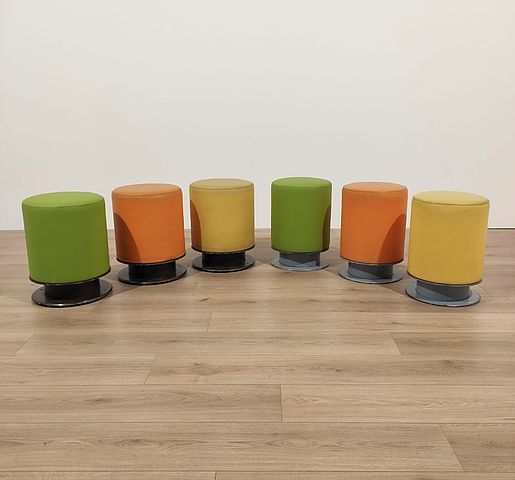 sgabelli, pouf, vinile, verde, giallo, arancione, base, metallo, grigio, marrone, Italia, anni60, anni70, Italian, stools, metal, base, vinyl, green, yellow, orange, 