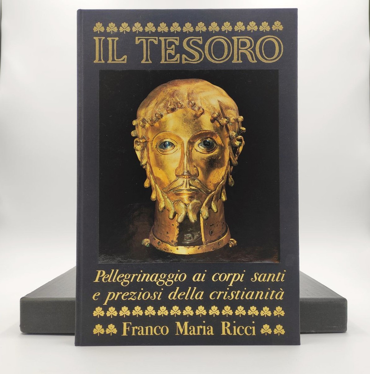 IlTesoro, IL, TESORO, Pellegrinaggio, ai, corpi, santi, e, preziosi, della, cristianità, Franco, Maria, Ricci, Milano, 1981, Segni, delluomo, Bella, Bessard, Sebastiana, Papa, carta, Fabriano, caratteri, bodoniani, 