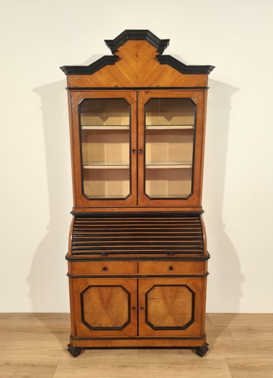 trumeau, Lombardia, '800, dettagli, ebanizzati, legno, noce, chiaro, biondo, rullo, piano, estraibile, metà, XIXsec, 1800, metà, Ottocento, velluto, ripiani, vetro, 