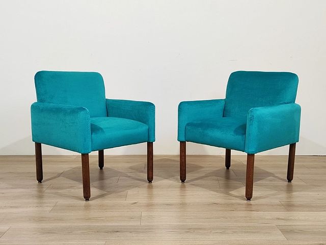 Coppia, poltrone, modello, 896, design, Vico, Magistretti, 1963, Cassina, legno, rivestimento, velluto, blu, turchese, intenso, Etichetta, carta, Cassina, Italia, anni60, model, 896, armchairs, designed, by, Vico, Magistretti, Cassina, turquoise, blue, velvet, paper, label, Italy, 1960s.