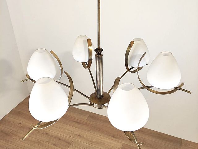 Lampadario, 6luci, Stilnovo, Stilux, Arredoluce, Lumen, struttura, metallo, ottone, paralumi, vetro, satinato, opalino, bianco, Italia, anni50, Six-light, chandelier, Stilnovo, metal, brass, frame, white, frosted, glass, lampshades, Italy, design, 1950s, 