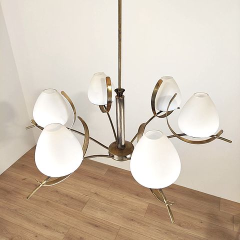 Lampadario, 6luci, Stilnovo, Stilux, Arredoluce, Lumen, struttura, metallo, ottone, paralumi, vetro, satinato, opalino, bianco, Italia, anni50, Six-light, chandelier, Stilnovo, metal, brass, frame, white, frosted, glass, lampshades, Italy, design, 1950s, 